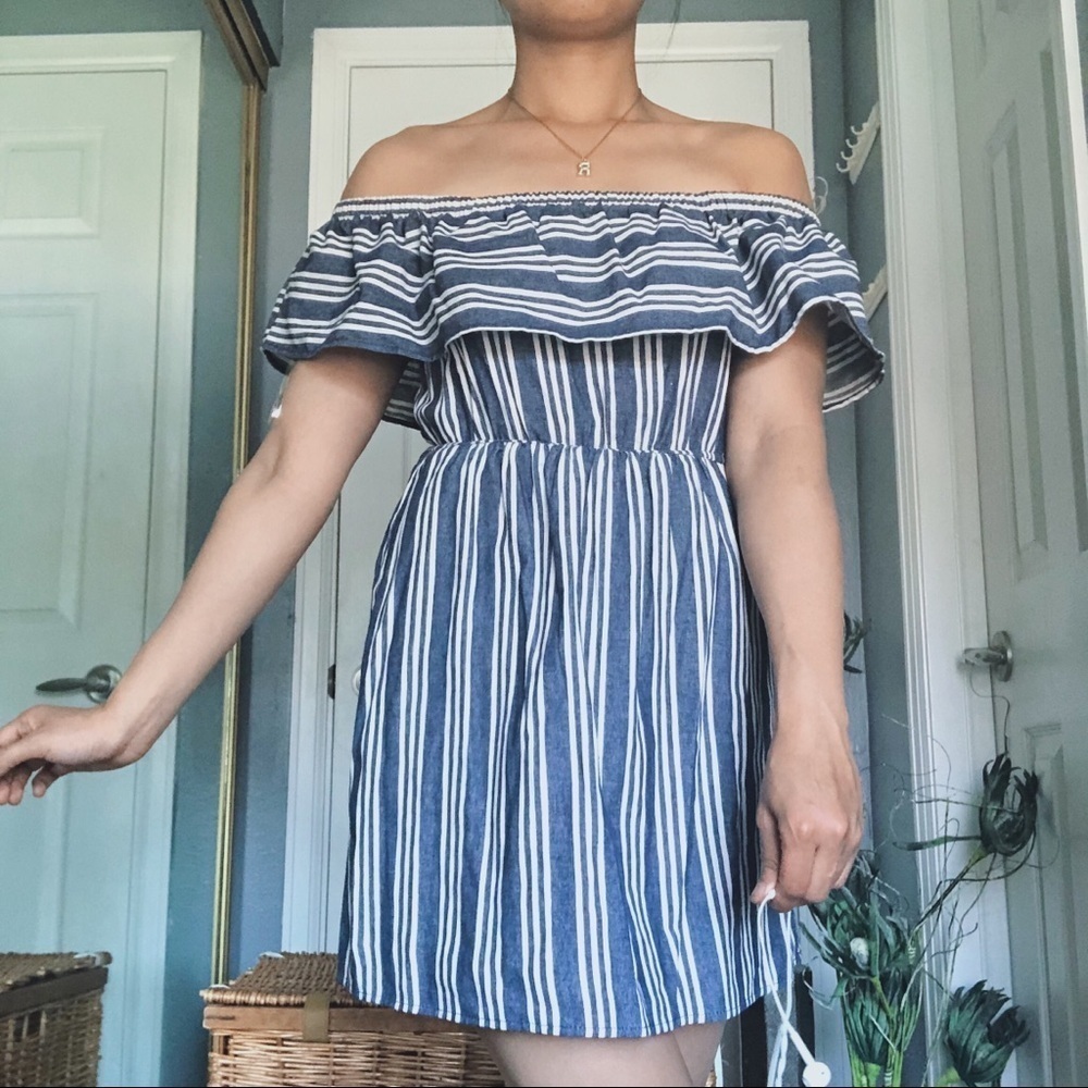 ⚫️ stripes offshoulder dress retails $50​​